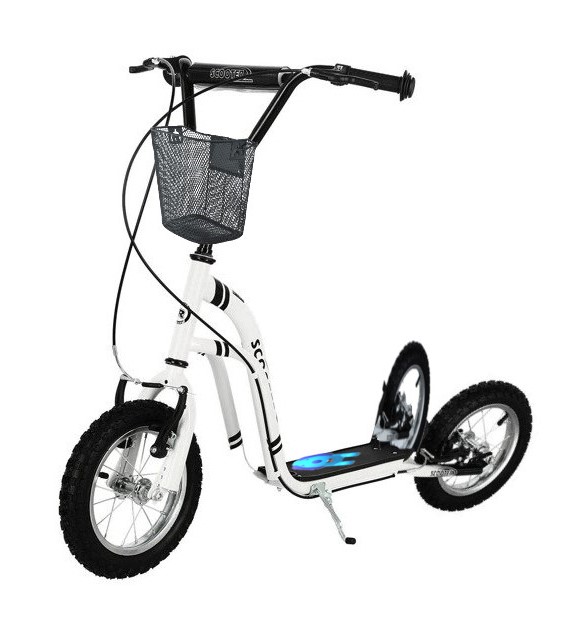 Nowoczesna hulajnoga trójokołowa MobiTrek dla osób z problemami z równowagą